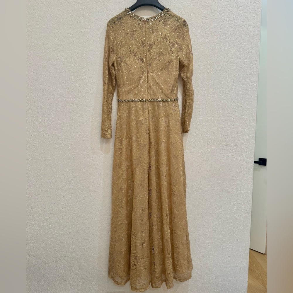 Mac Duggal Gold Long Sleeve Sequin Evening Gown Formal Dress Size 8